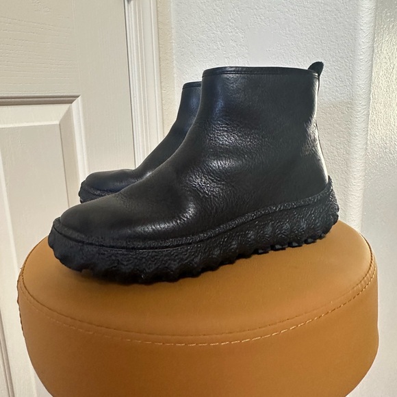 Camper Shoes - Camper Black Leather Chukka Boots